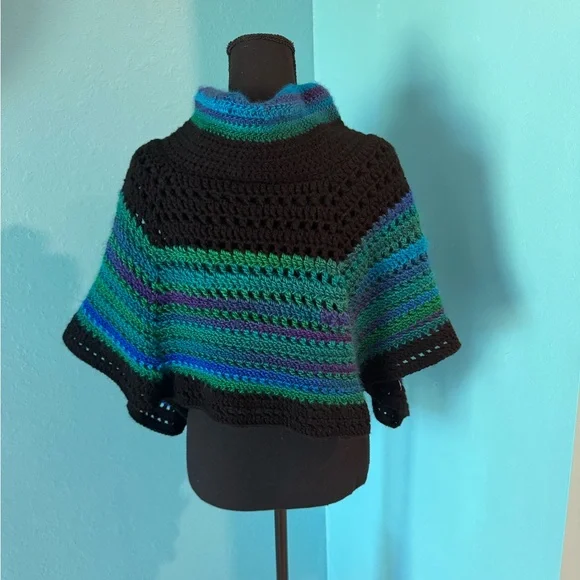 Gorgeous Handmade Poncho - Picture 2 of 2